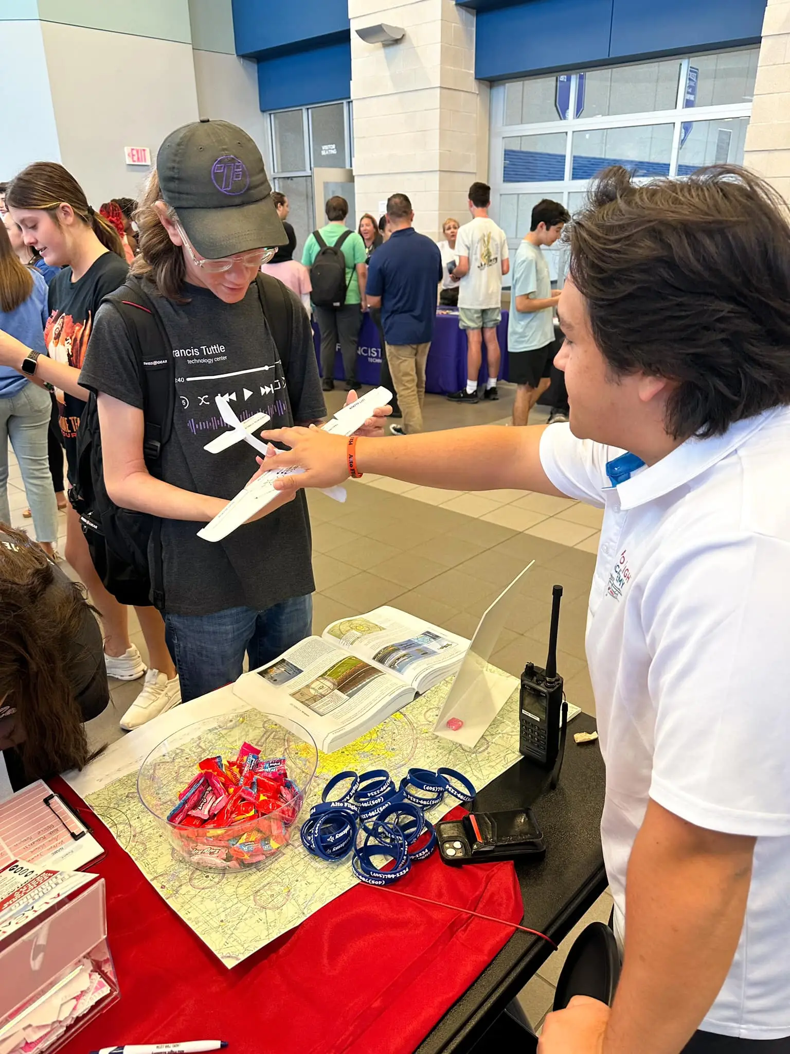 Instructor explaining aircraft concepts to a Private Pilot student